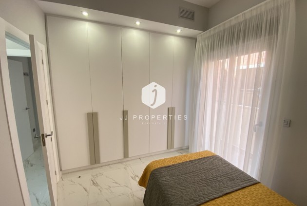 Tweedehands - Villa -
Orihuela Costa - PAU 26