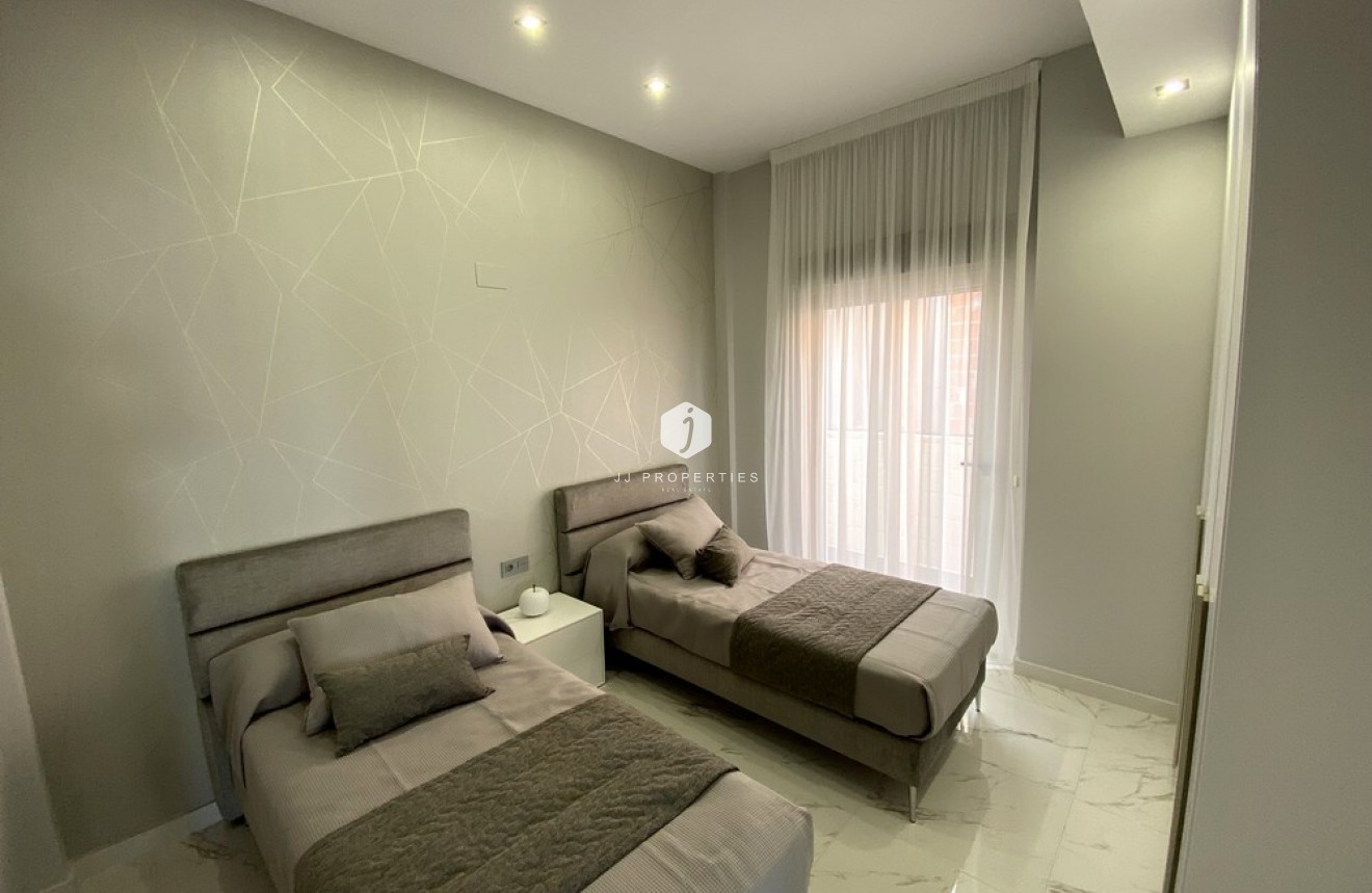 Tweedehands - Villa -
Orihuela Costa - PAU 26