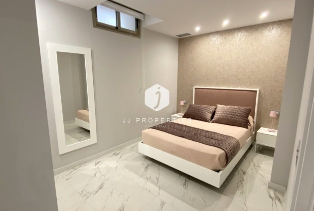 Tweedehands - Villa -
Orihuela Costa - PAU 26