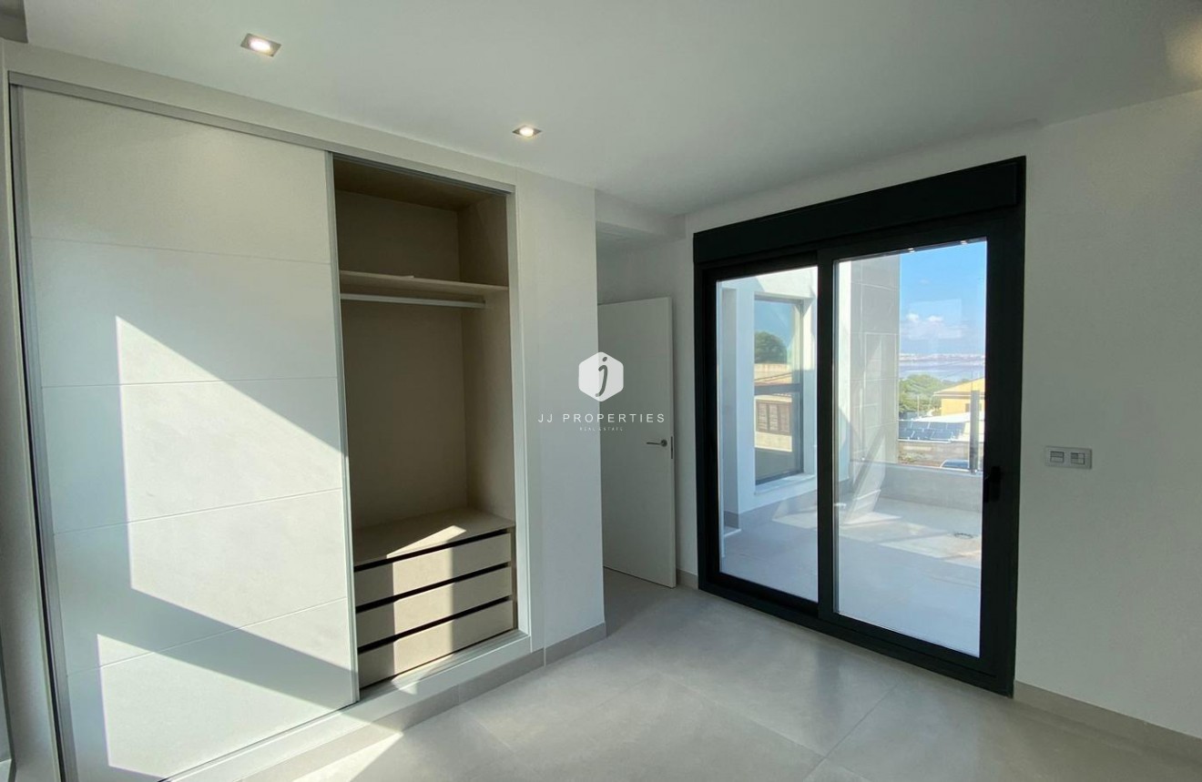 Tweedehands - Villa -
Torrevieja - Los Balcones