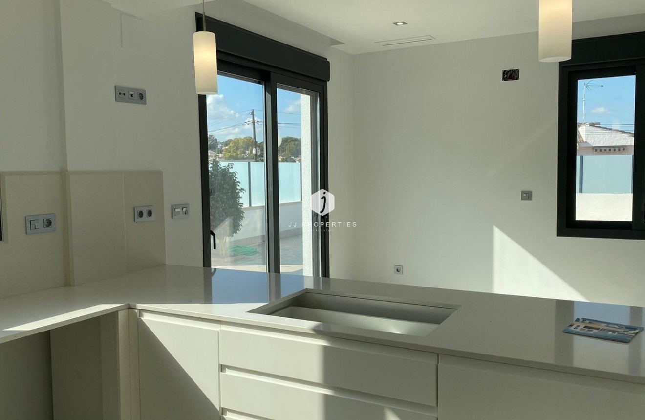 Tweedehands - Villa -
Torrevieja - Los Balcones