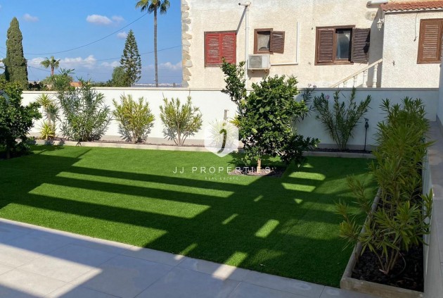 Tweedehands - Villa -
Torrevieja - Los Balcones