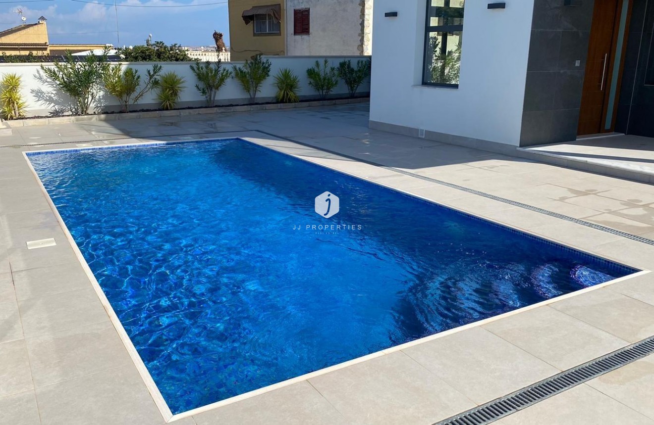 Tweedehands - Villa -
Torrevieja - Los Balcones