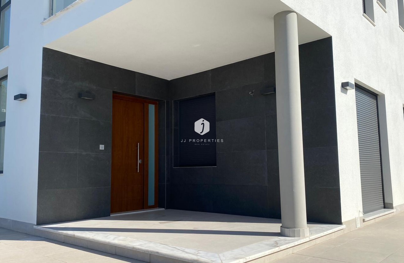 Tweedehands - Villa -
Torrevieja - Los Balcones