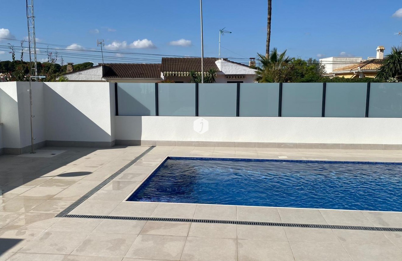 Tweedehands - Villa -
Torrevieja - Los Balcones