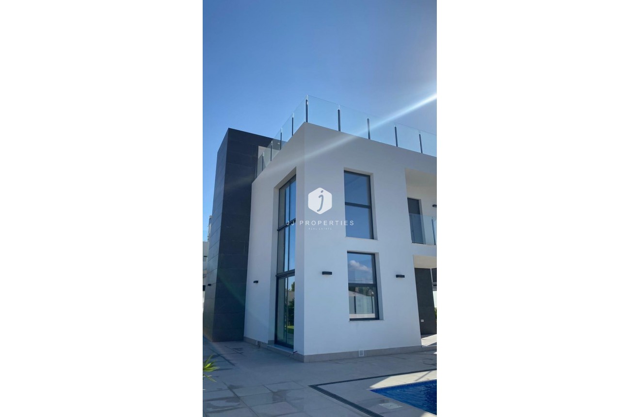 Tweedehands - Villa -
Torrevieja - Los Balcones