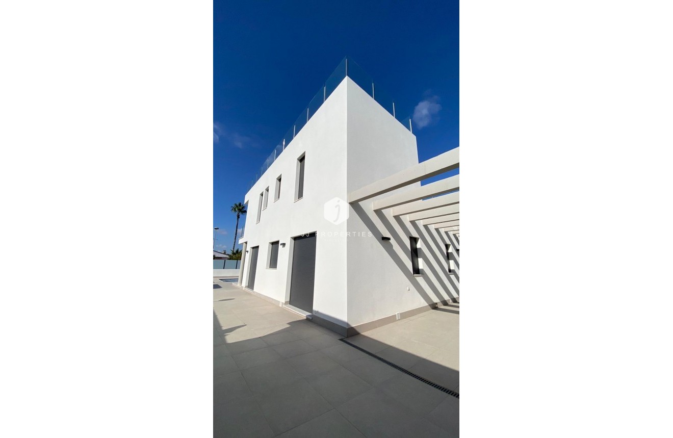 Tweedehands - Villa -
Torrevieja - Los Balcones