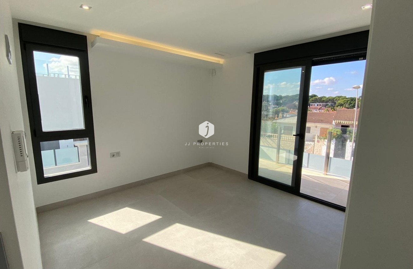 Tweedehands - Villa -
Torrevieja - Los Balcones