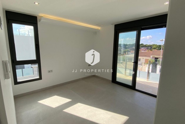 Tweedehands - Villa -
Torrevieja - Los Balcones