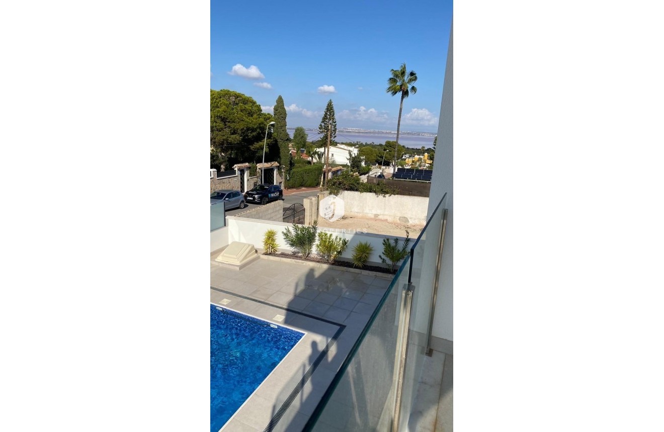 Tweedehands - Villa -
Torrevieja - Los Balcones