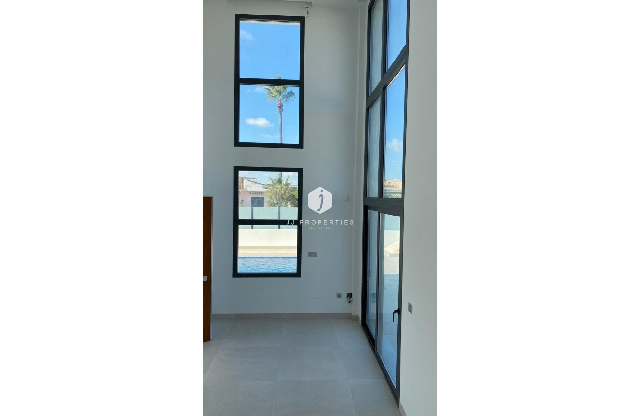 Tweedehands - Villa -
Torrevieja - Los Balcones