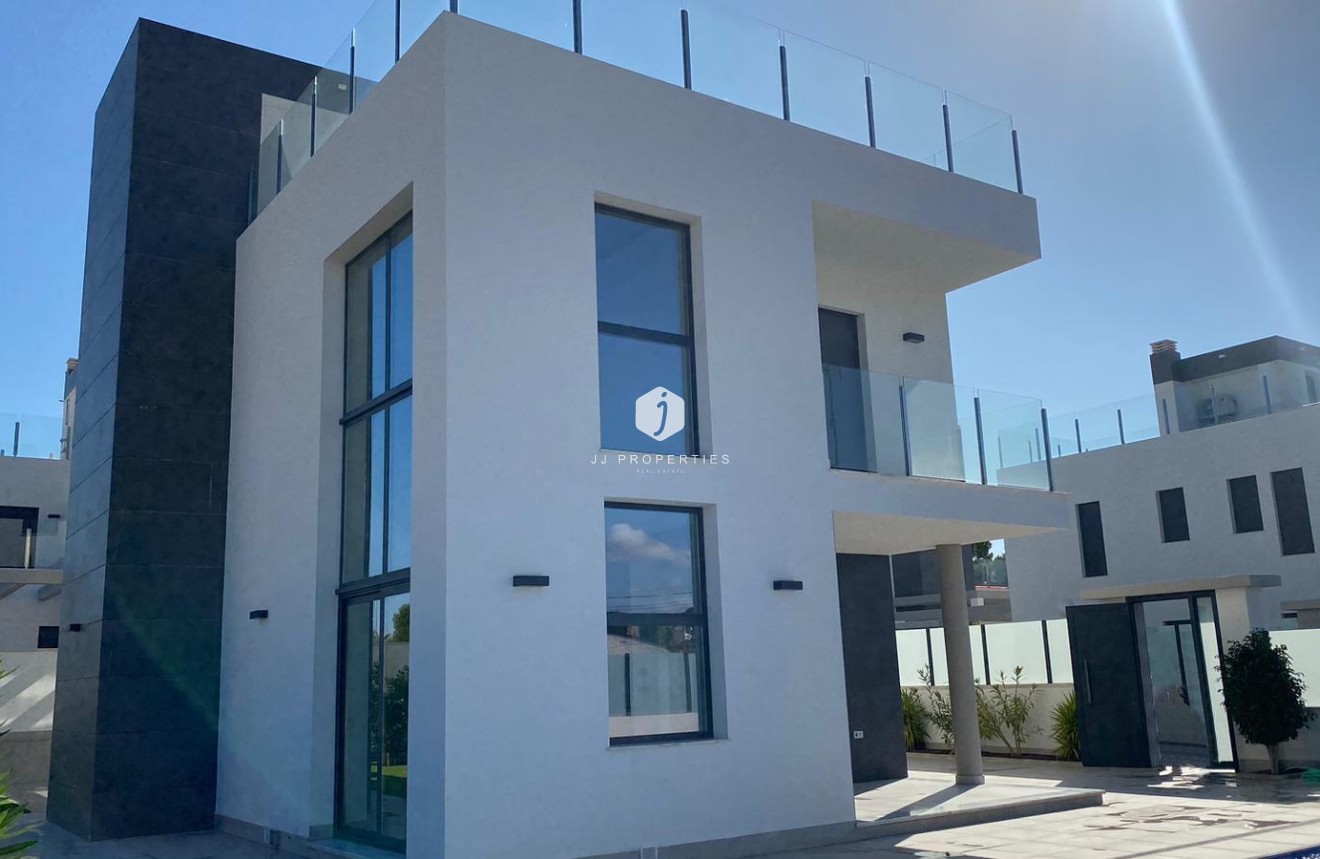 Tweedehands - Villa -
Torrevieja - Los Balcones