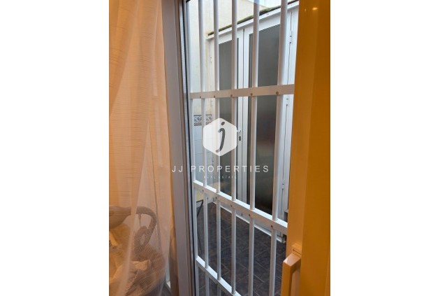 Tweedehands - Appartement / flat -
Torrevieja - Centro