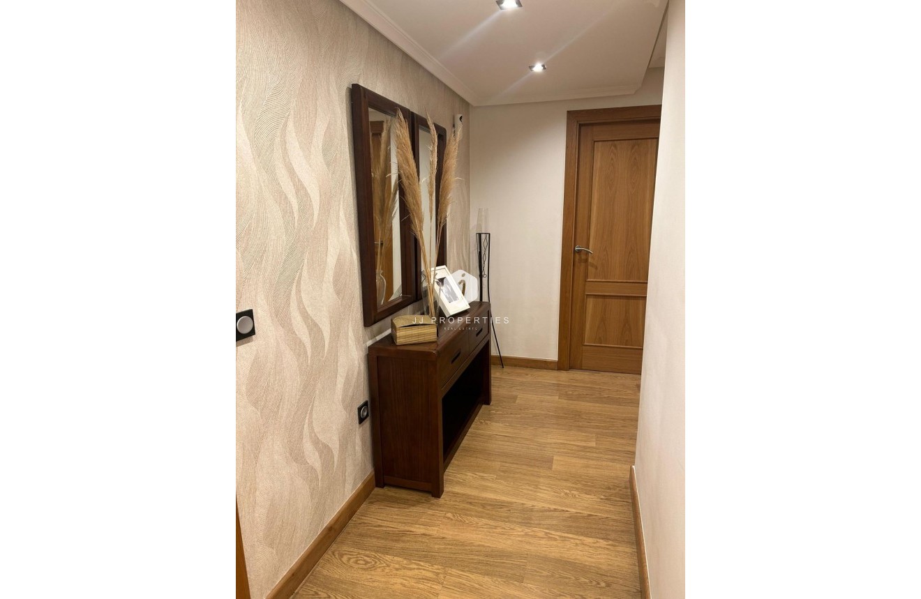 Tweedehands - Appartement / flat -
Torrevieja - Centro