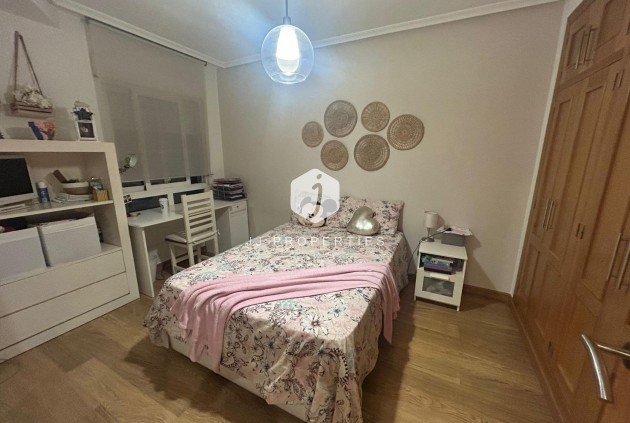 Tweedehands - Appartement / flat -
Torrevieja - Centro