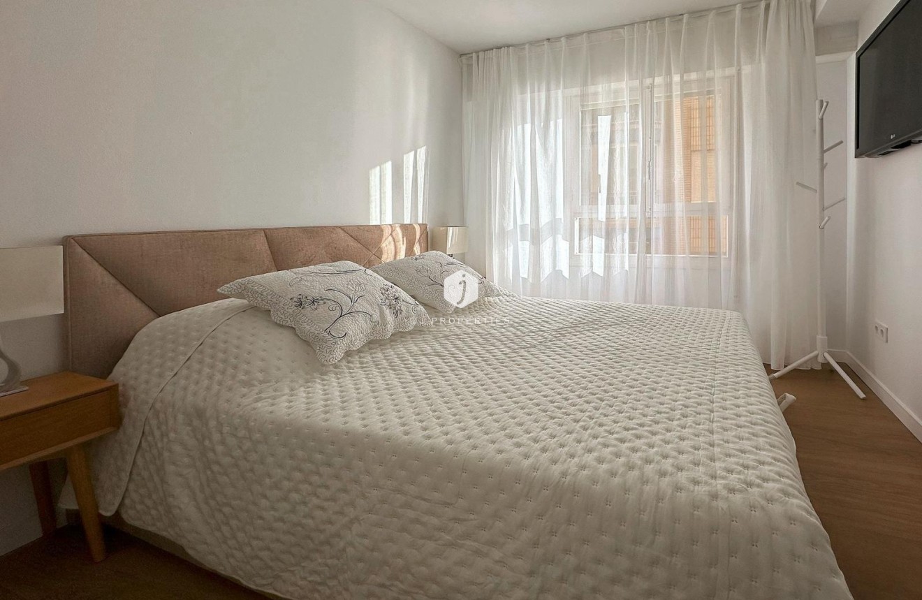 Tweedehands - Appartement / flat -
Torrevieja - Playa del Cura