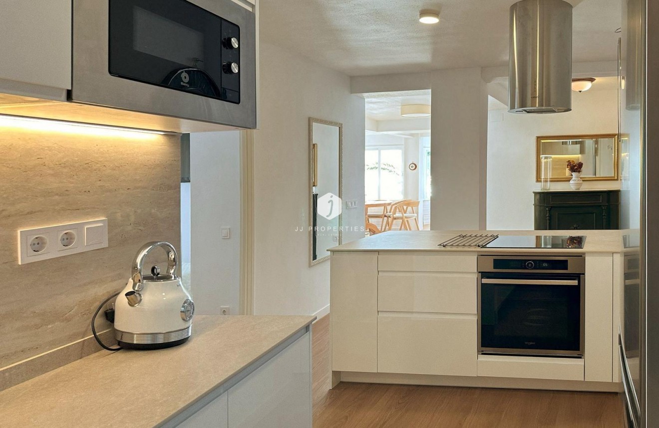 Tweedehands - Appartement / flat -
Torrevieja - Playa del Cura