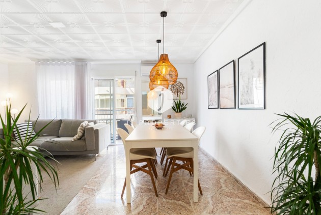 Tweedehands - Appartement / flat -
Torrevieja - Playa del Cura