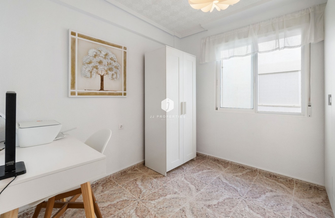 Tweedehands - Appartement / flat -
Torrevieja - Playa del Cura