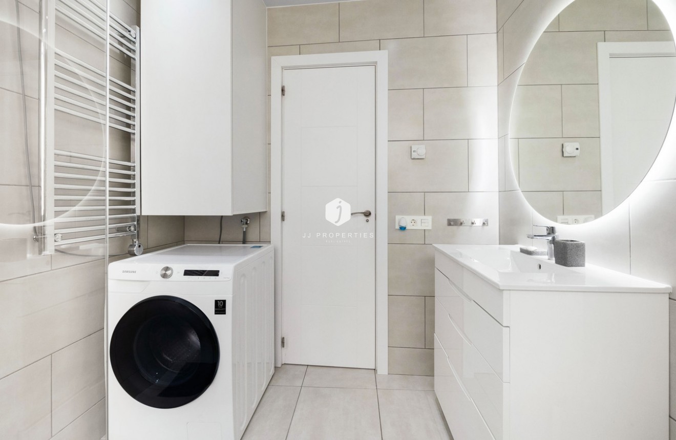 Tweedehands - Appartement / flat -
Torrevieja - Playa del Cura