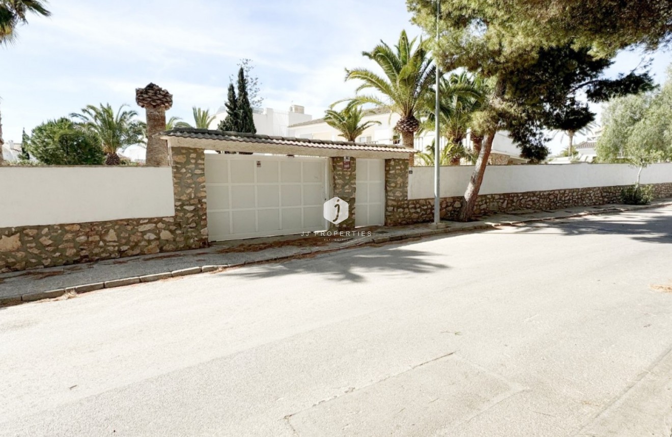 Tweedehands - Villa -
Orihuela Costa - Costa Blanca