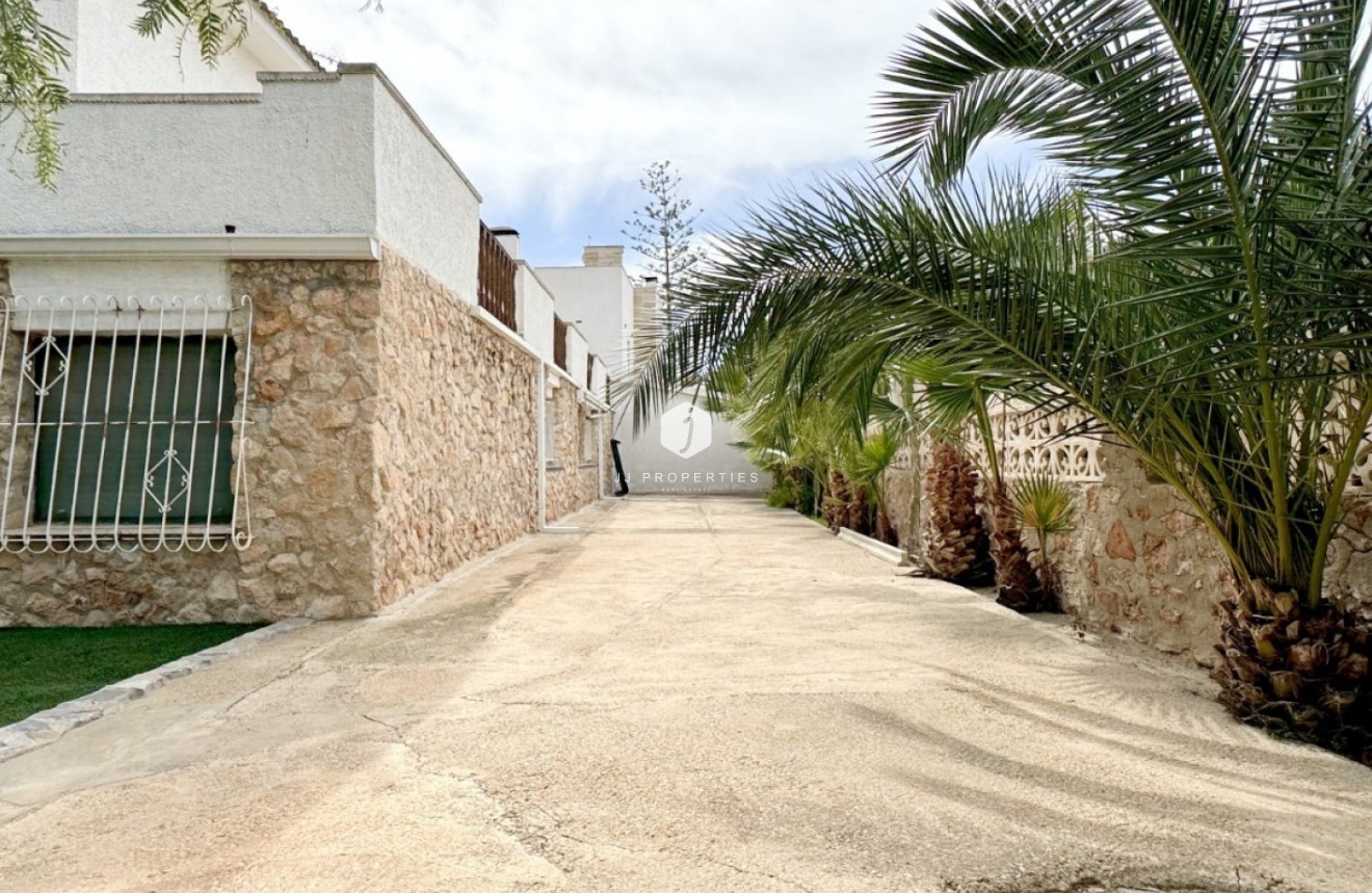 Tweedehands - Villa -
Orihuela Costa - Costa Blanca