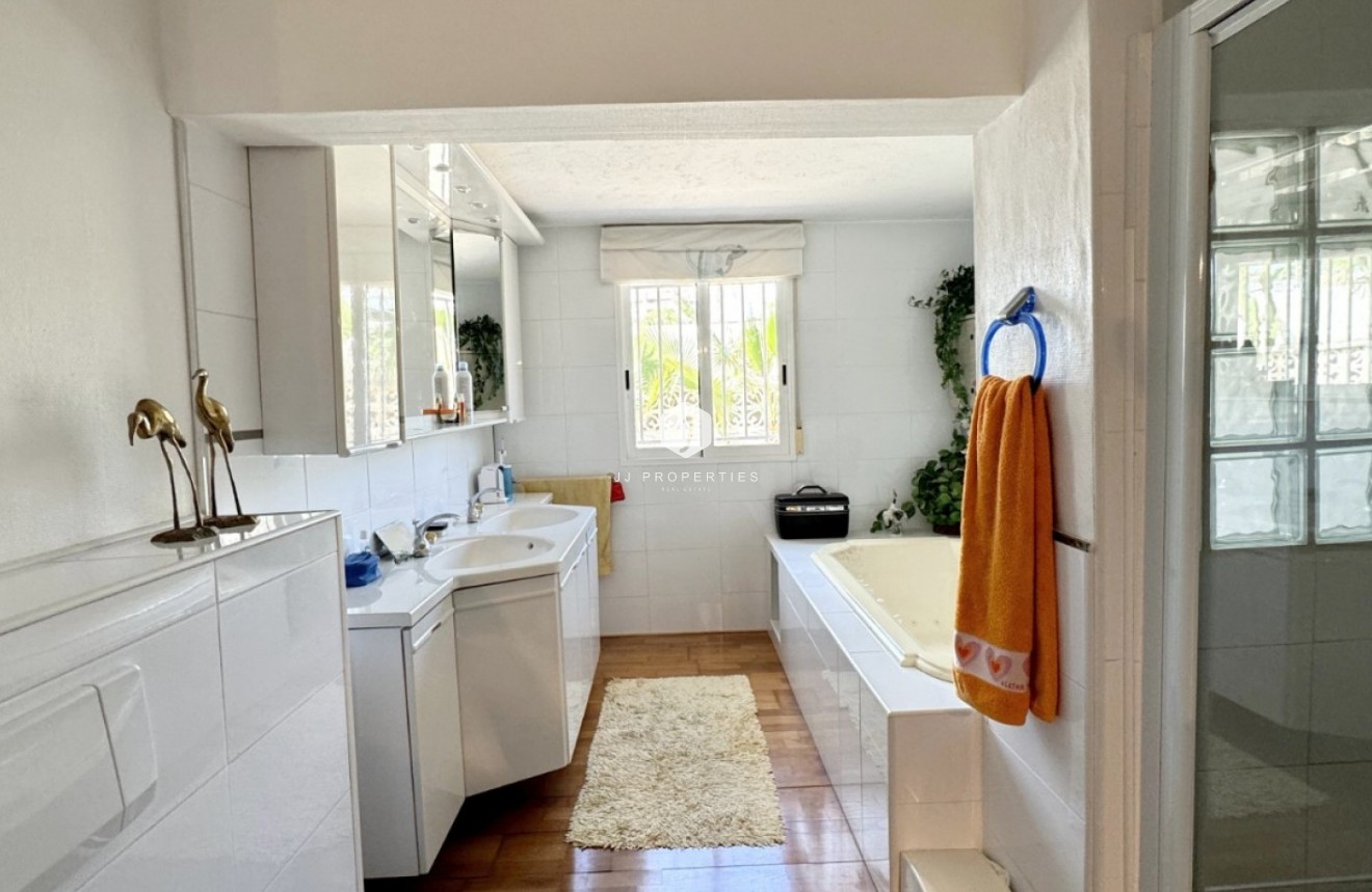 Tweedehands - Villa -
Orihuela Costa - Costa Blanca