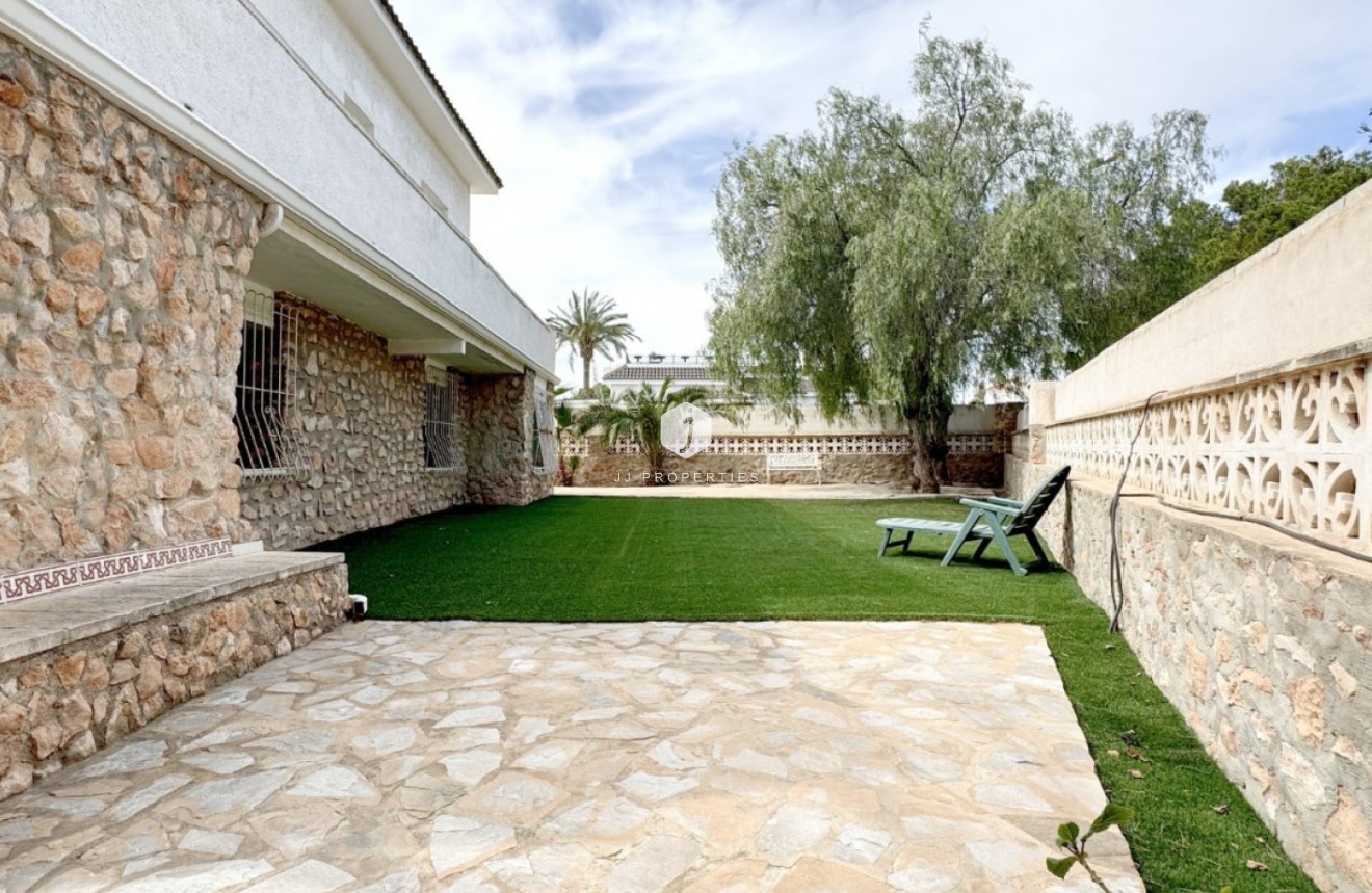Tweedehands - Villa -
Orihuela Costa - Costa Blanca
