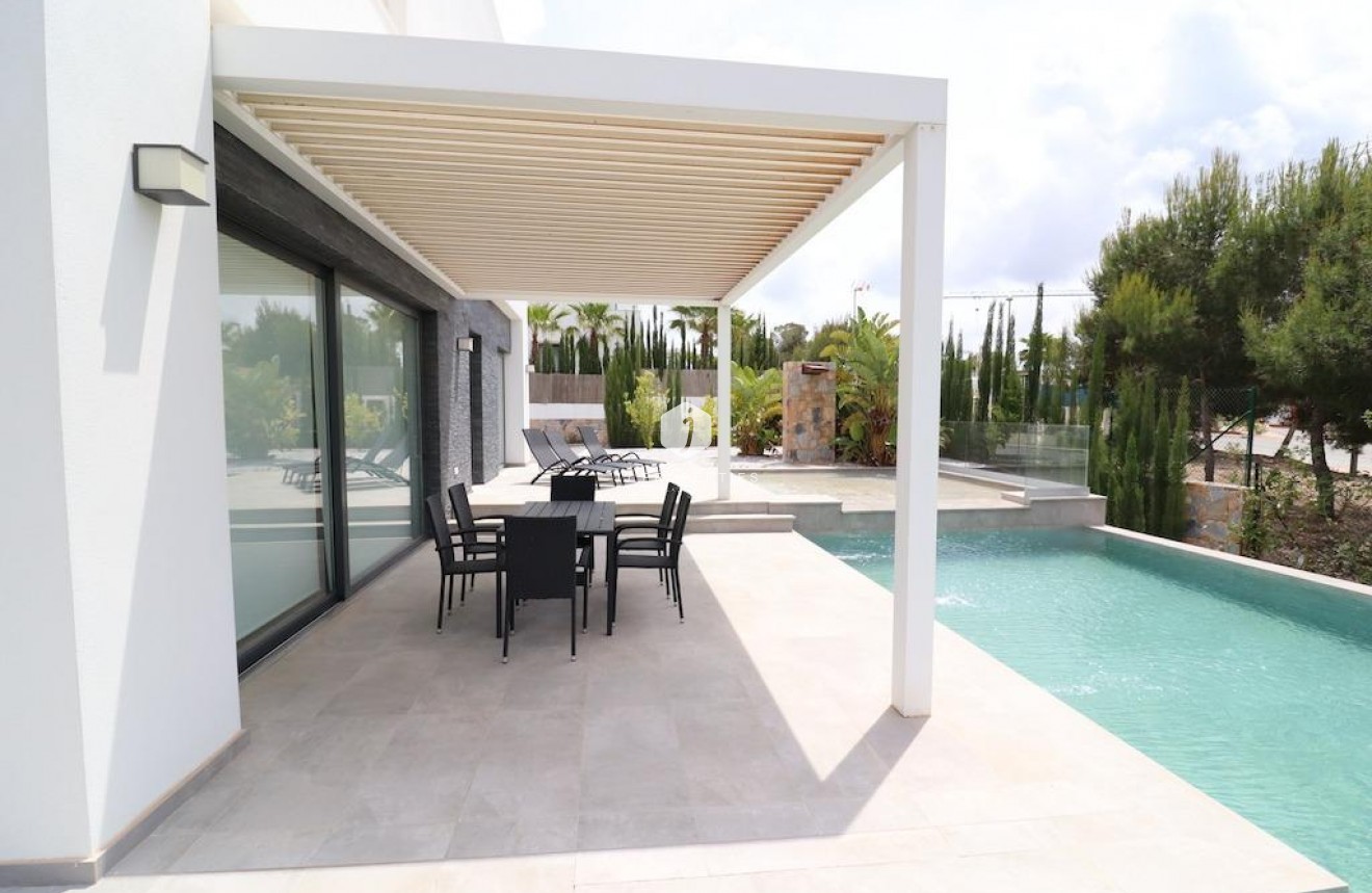 Tweedehands - Villa -
Orihuela Costa - Costa Blanca