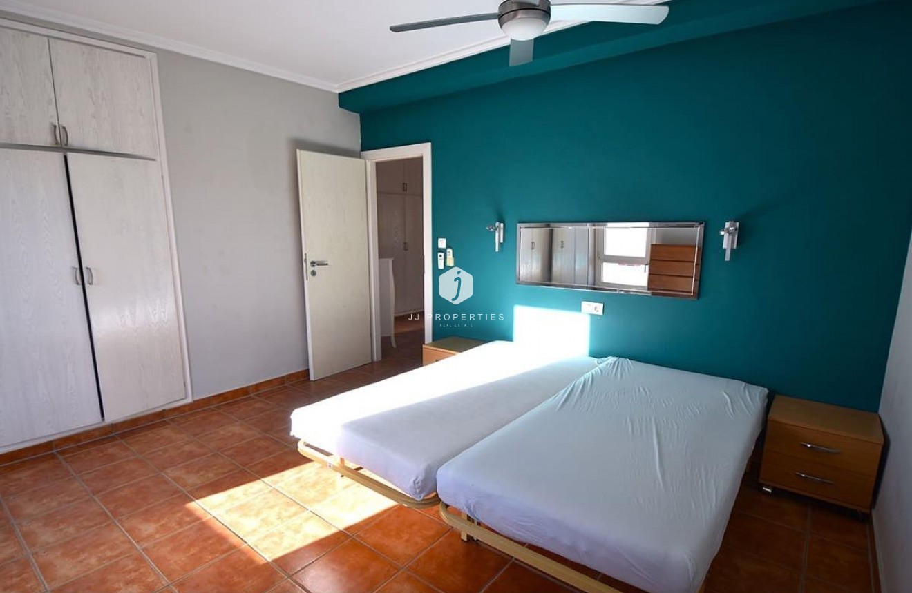 Tweedehands - Villa -
Orihuela Costa - La Zenia