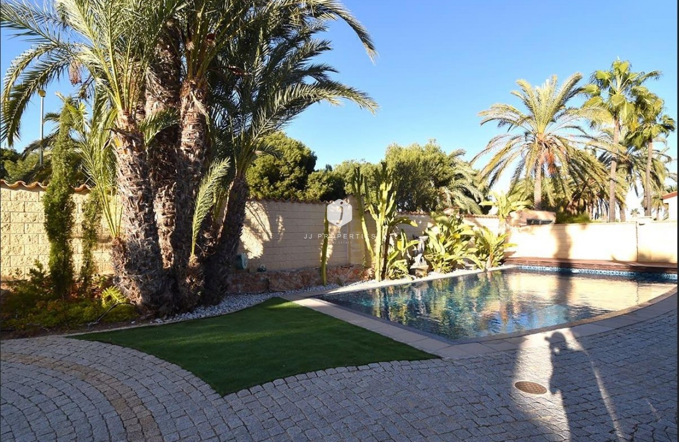 Tweedehands - Villa -
Orihuela Costa - La Zenia