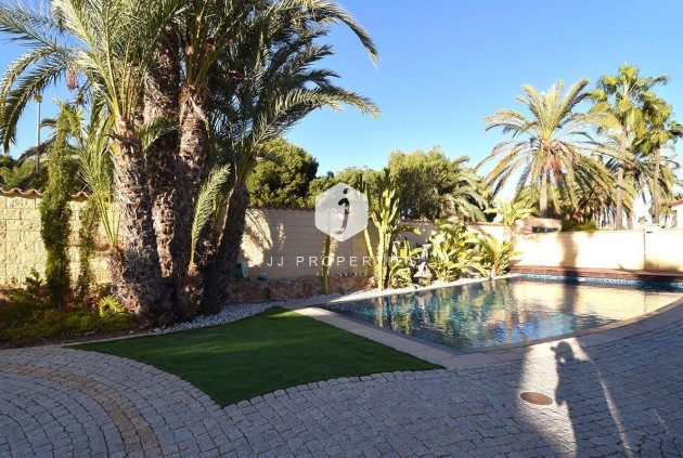 Tweedehands - Villa -
Orihuela Costa - La Zenia