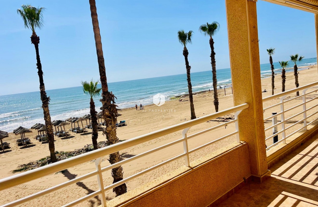 Tweedehands - Appartement / flat -
Torrevieja - La Mata