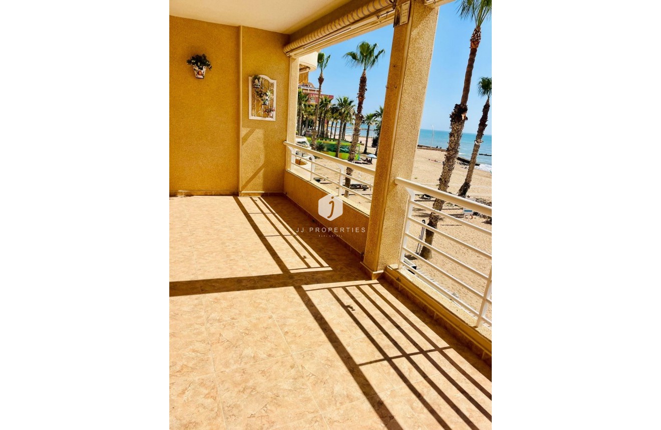 Tweedehands - Appartement / flat -
Torrevieja - La Mata
