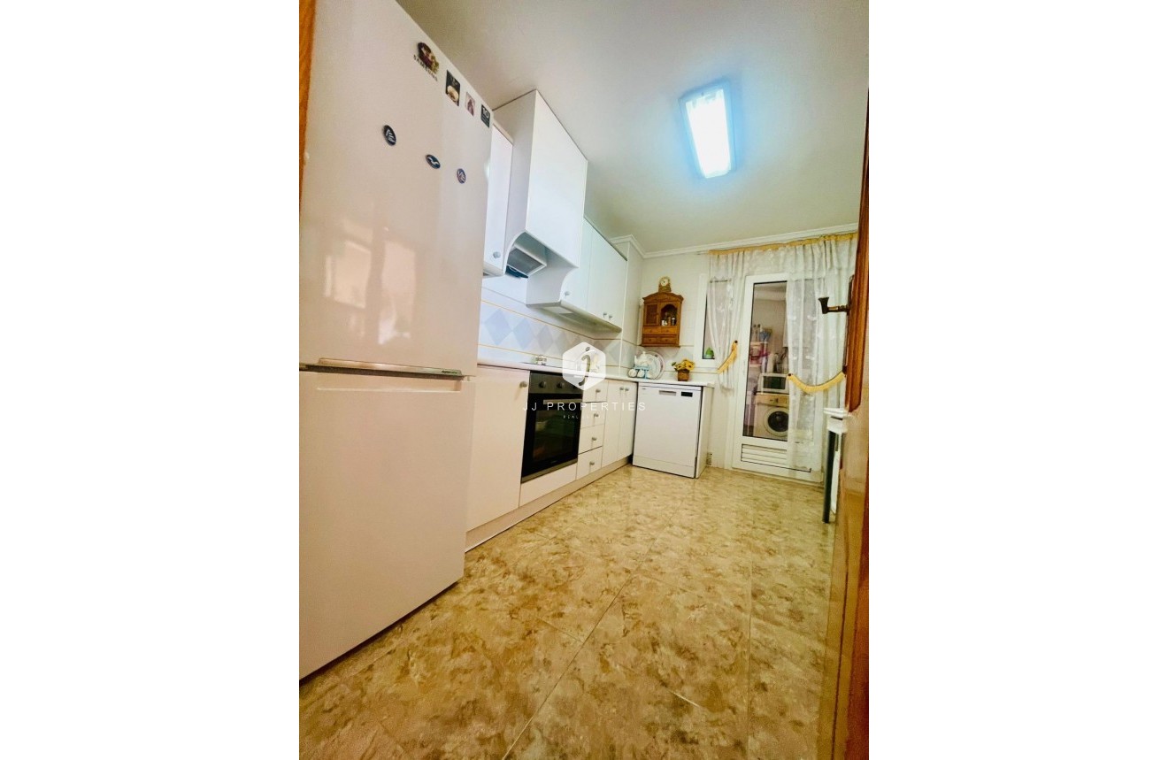 Tweedehands - Appartement / flat -
Torrevieja - La Mata