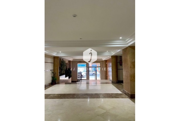 Tweedehands - Appartement / flat -
Torrevieja - La Mata