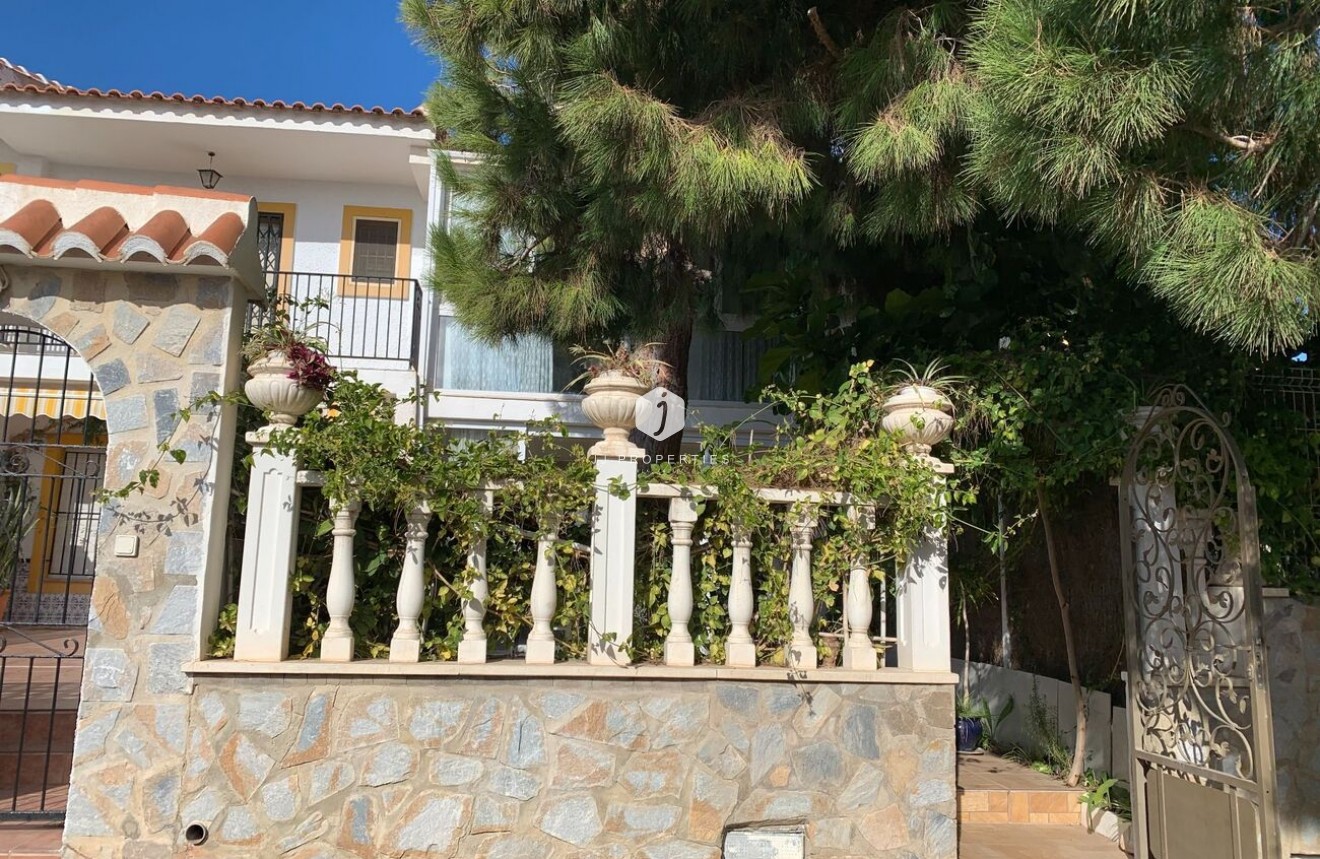 Tweedehands - duplex -
La Zenia - Costa Blanca