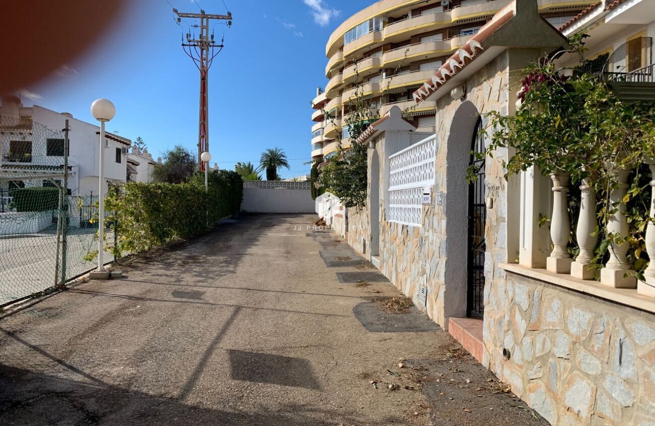 Tweedehands - duplex -
La Zenia - Costa Blanca