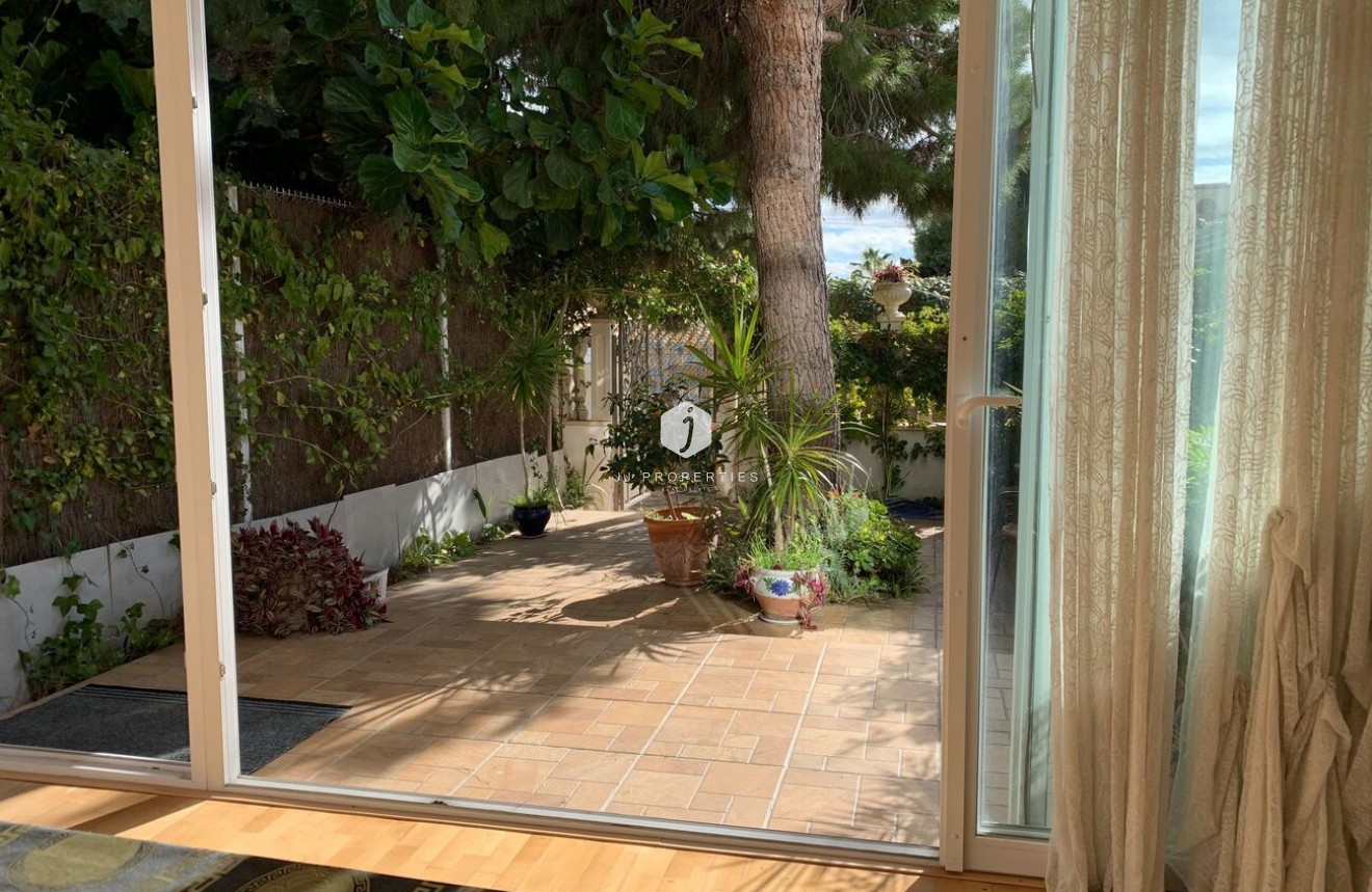 Tweedehands - duplex -
La Zenia - Costa Blanca