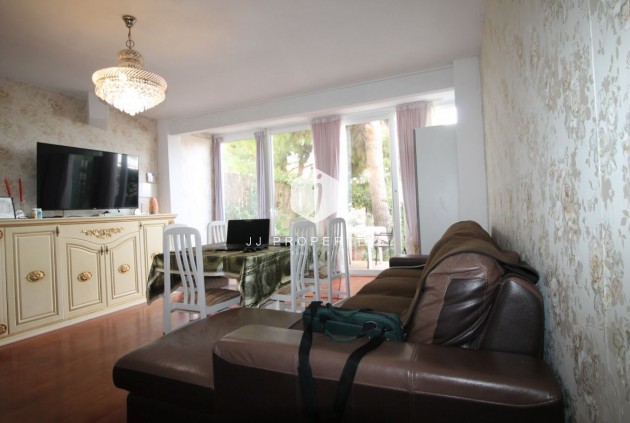 Tweedehands - duplex -
La Zenia - Costa Blanca