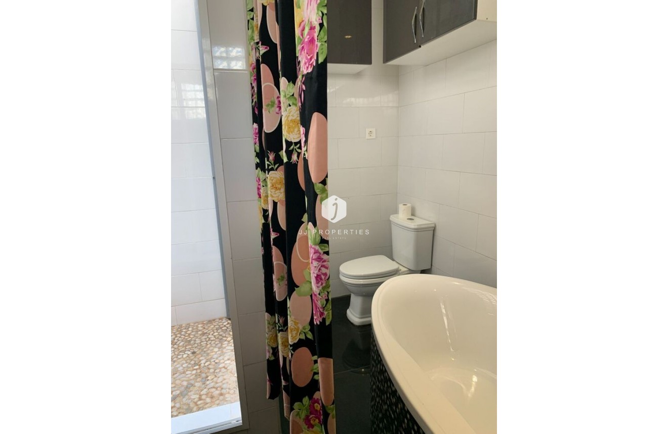 Tweedehands - duplex -
La Zenia - Costa Blanca