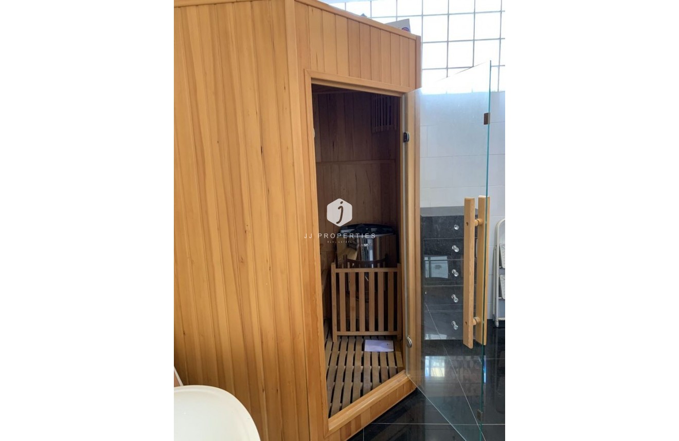 Tweedehands - duplex -
La Zenia - Costa Blanca