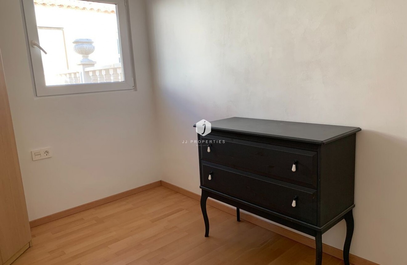 Tweedehands - duplex -
La Zenia - Costa Blanca