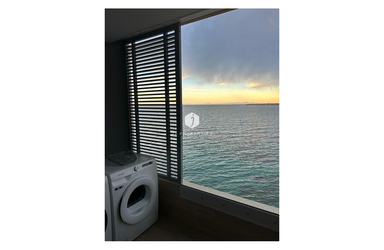 Tweedehands - Penthouse -
Punta Prima - Costa Blanca