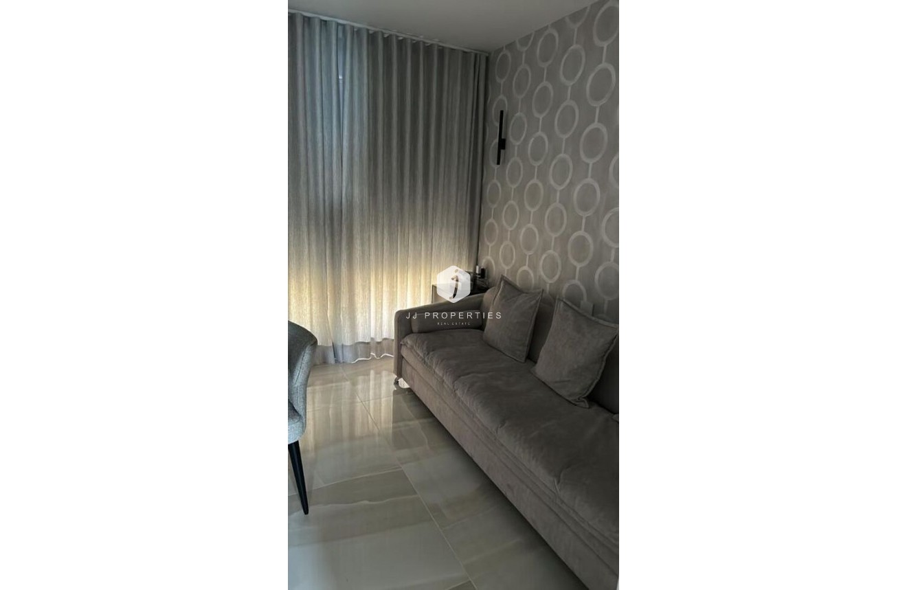 Tweedehands - Penthouse -
Punta Prima - Costa Blanca