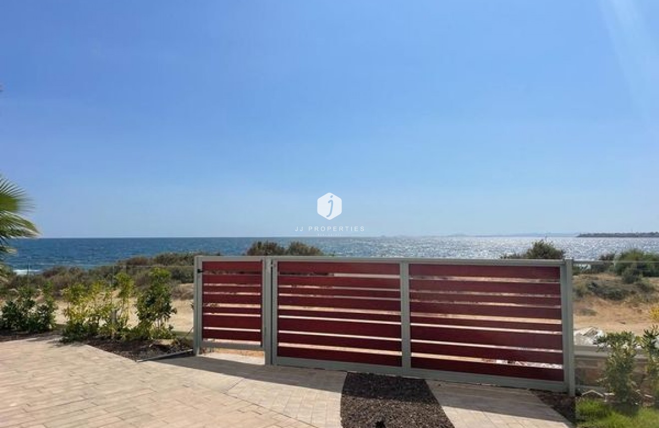 Tweedehands - Penthouse -
Punta Prima - Costa Blanca