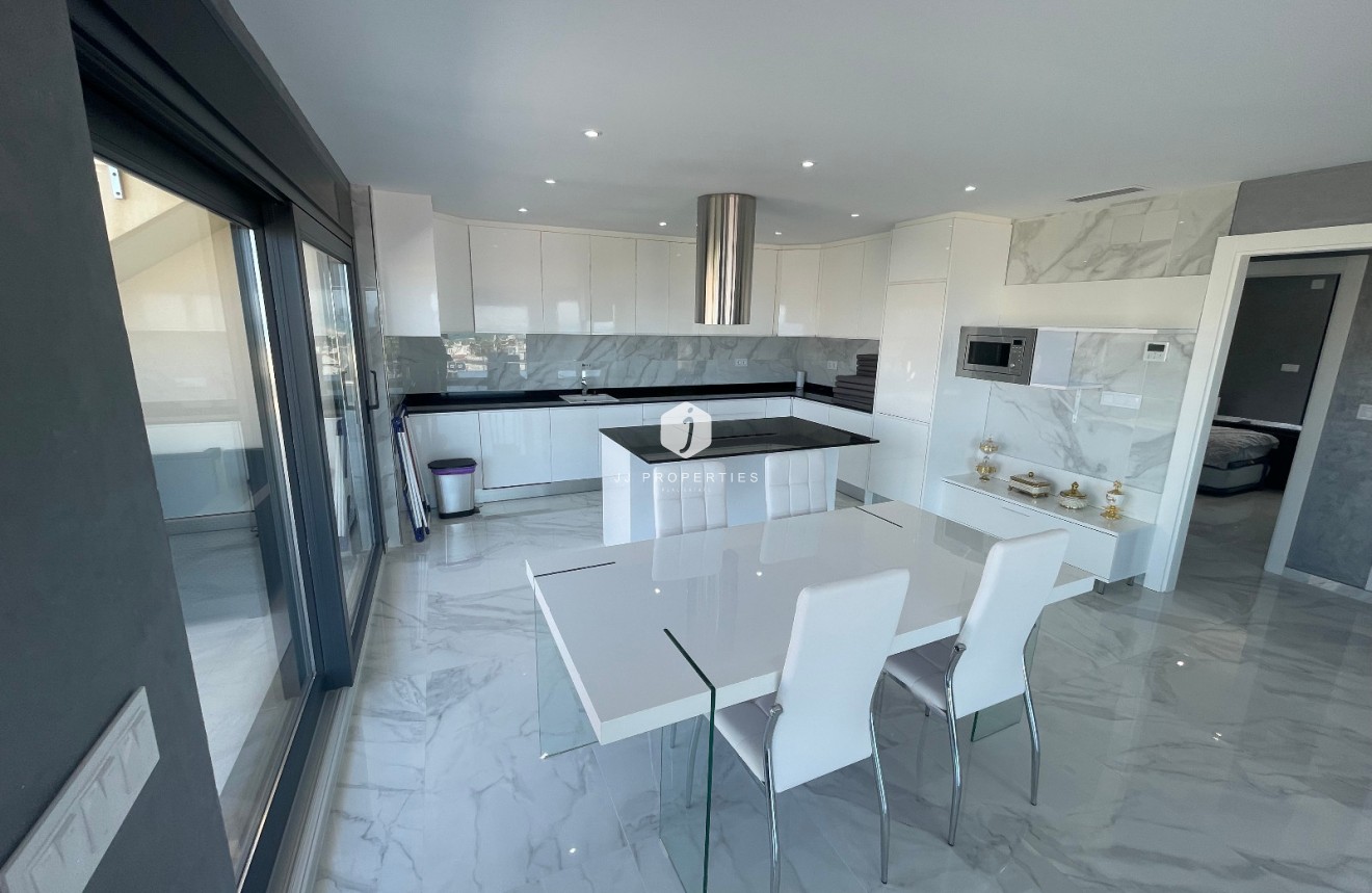 Tweedehands - Villa -
La Mata - Costa Blanca