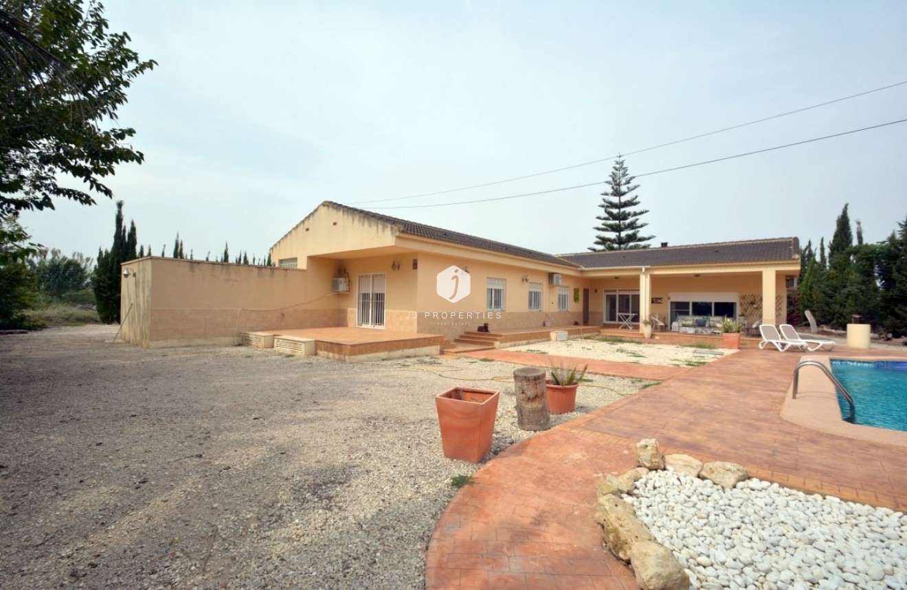 Tweedehands - Landelijk eigendom -
Almoradí - Inland