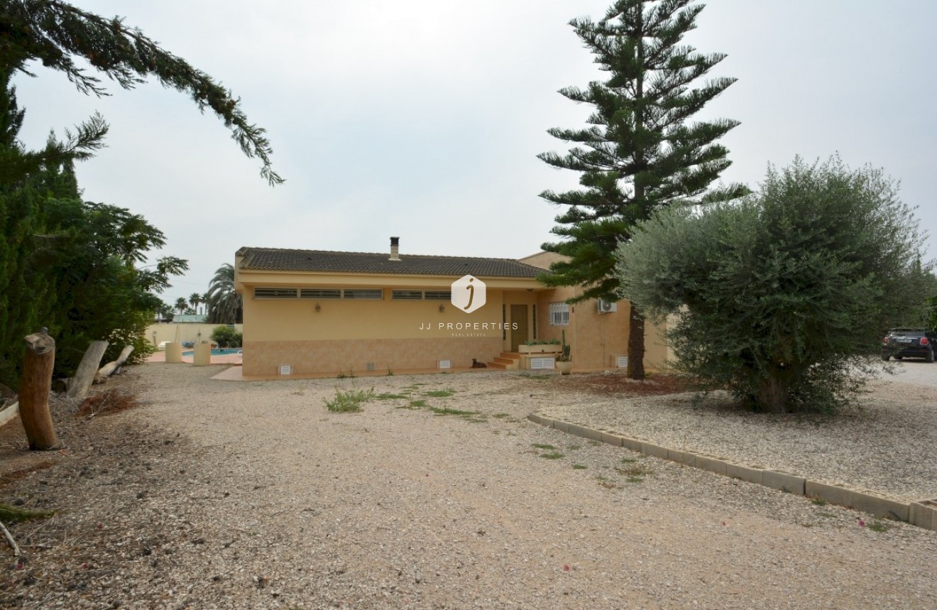 Tweedehands - Landelijk eigendom -
Almoradí - Inland