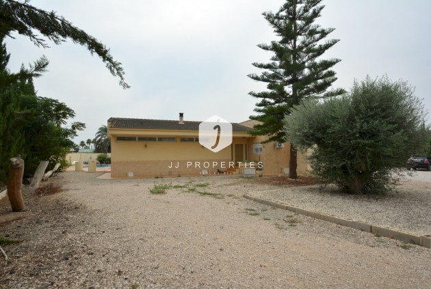 Tweedehands - Landelijk eigendom -
Almoradí - Inland